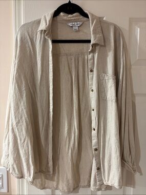 Old Navy SET— The Boyfriend Shirt and comfort waistband shorts